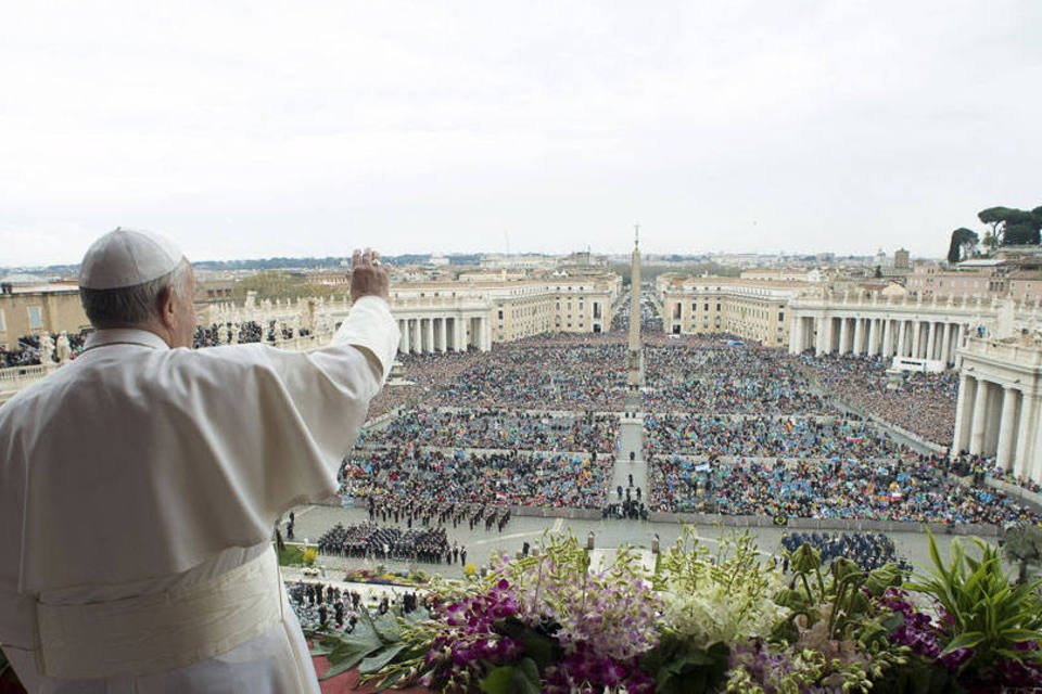 Papa volta a pedir fim da violência em celebração da Páscoa