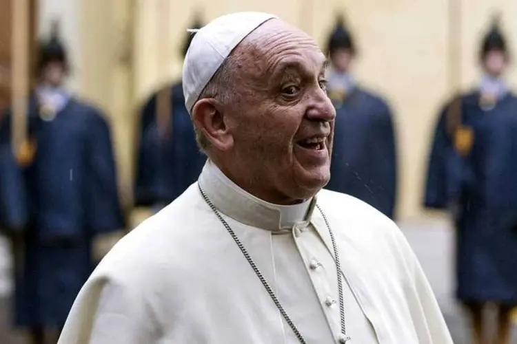 
	O papa Francisco: &quot;a explora&ccedil;&atilde;o dos recursos naturais, t&atilde;o abundantes no Equador, n&atilde;o deve buscar benef&iacute;cio imediato&quot;
 (REUTERS/Angelo Carconi/Pool)