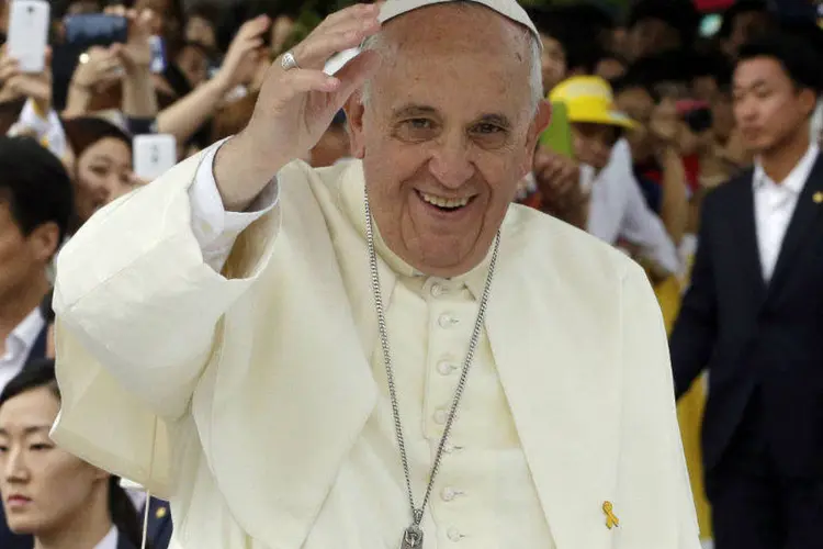 
	Papa Francisco: pesquisa foi realizada em 43 pa&iacute;ses
 (Lee Jin-man/Pool/Reuters)