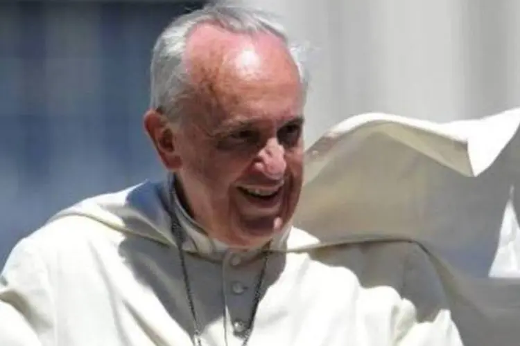 
	Papa Francisco: viagem &quot;intensa e carregada&quot; ser&aacute; marcada pelo di&aacute;logo entre as tr&ecirc;s grandes religi&otilde;es monote&iacute;stas: cat&oacute;lica, judaica e mu&ccedil;ulmana
 (AFP)