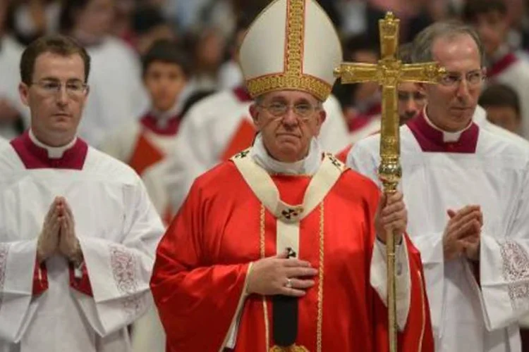 
	Papa Francisco: &quot;ningu&eacute;m pode usar o nome de Deus para cometer viol&ecirc;ncia&quot;
 (Alberto Pizzoli/AFP)