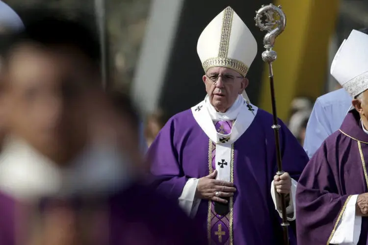
	Papa Francisco: o papa pediu aos sacerdotes e freiras a se arriscarem para transformar a realidade violenta
 (Max Rossi / Reuters)