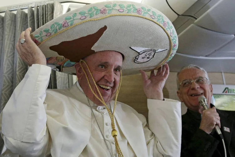 
	Papa Francisco: antes, o papa far&aacute; uma escala na capital de Cuba para um encontro com o patriarca da influente igreja ortodoxa russa
 (Alessandro Di Meo / Reuters)