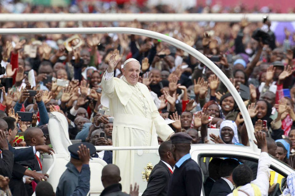 Papa denuncia no Quênia desprezo às mulheres e extremismo