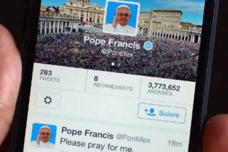 
	Conta do Papa no Twitter: Francisco pediu seguidores o acompanhem com ora&ccedil;&otilde;es em sua tarefa de l&iacute;der da Igreja cat&oacute;lica. &quot;Rezem por mim&quot;, tuitou o Papa em sua conta&nbsp;@pontifex
 (AFP)