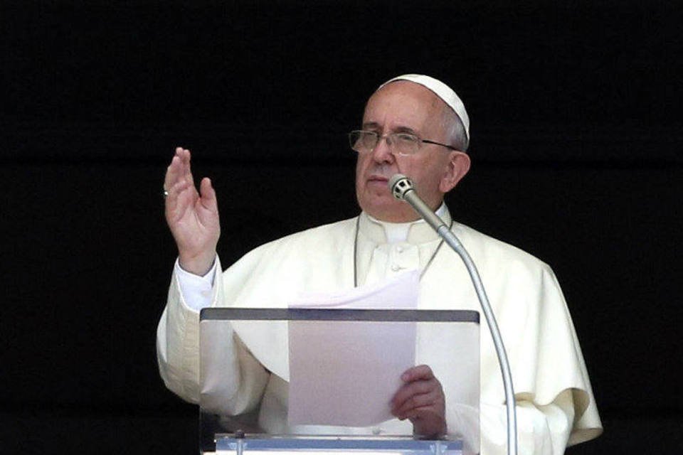 Papa agradece condolências por morte de parentes em acidente
