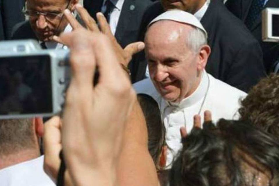 Papa acompanha situação no Egito com inquietação crescente