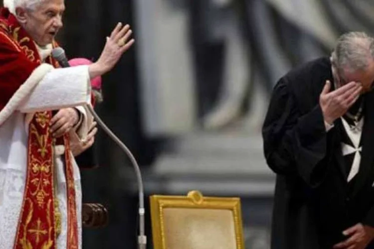 Bento XVI junto ao Grão-mestre da Ordem de Malta, Matthew Festing (©afp.com / Andreas Solaro)