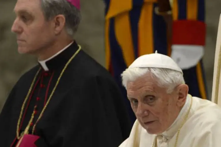 
	Papa pede que fi&eacute;is n&atilde;o separem f&eacute; e caridade
 (AFP/ Andreas Solaro)