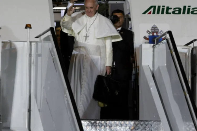 
	Francisco elogiou ainda a organiza&ccedil;&atilde;o da Jornada Mundial da Juventude (JMJ) e dos pr&oacute;prios funcion&aacute;rios do Vaticano, com experi&ecirc;ncia em dezenas de viagens
 (REUTERS/Ricardo Moraes)
