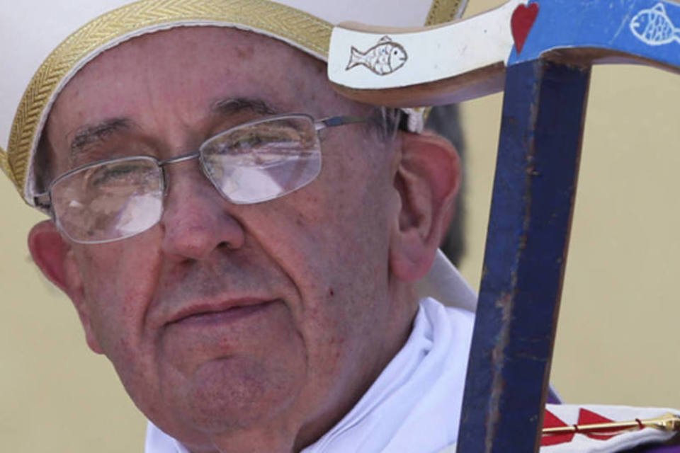 Papa homenageia migrantes mortos em Lampedusa