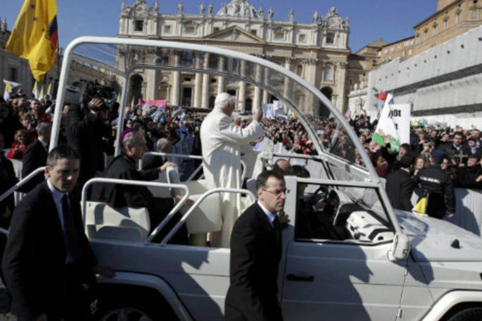 Papa Francisco desfilará em papamóvel antes de missa