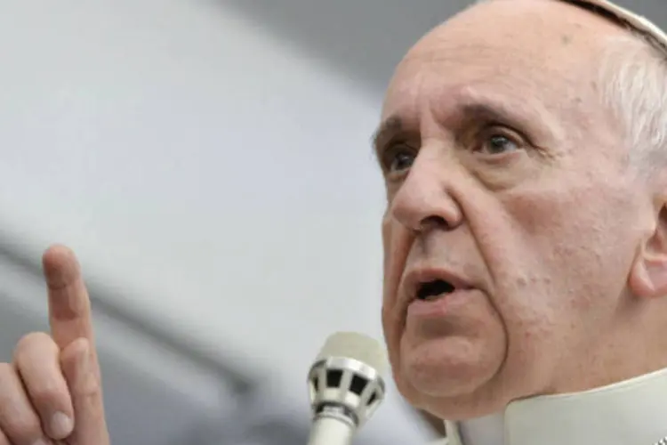 
	Papa Francisco: &quot;Para que serve fazer guerras, tantas guerras, se n&atilde;o se &eacute; capaz de fazer essa guerra profunda contra o mal?&quot;
 (REUTERS/Luca Zennaro)