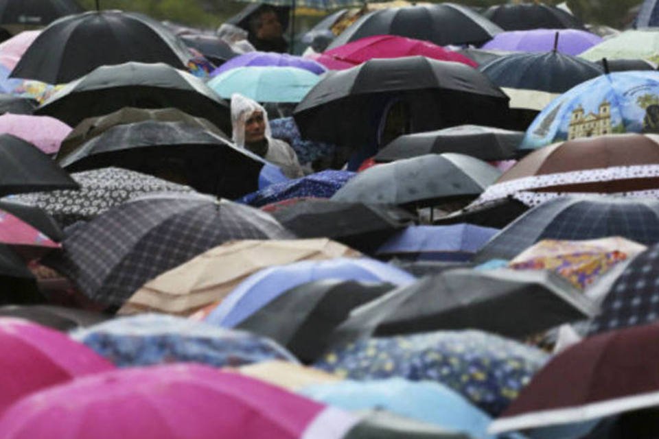 'Perigo': Inmet alerta para tempestades no Norte e baixa umidade atinge 17 estados; veja previsão