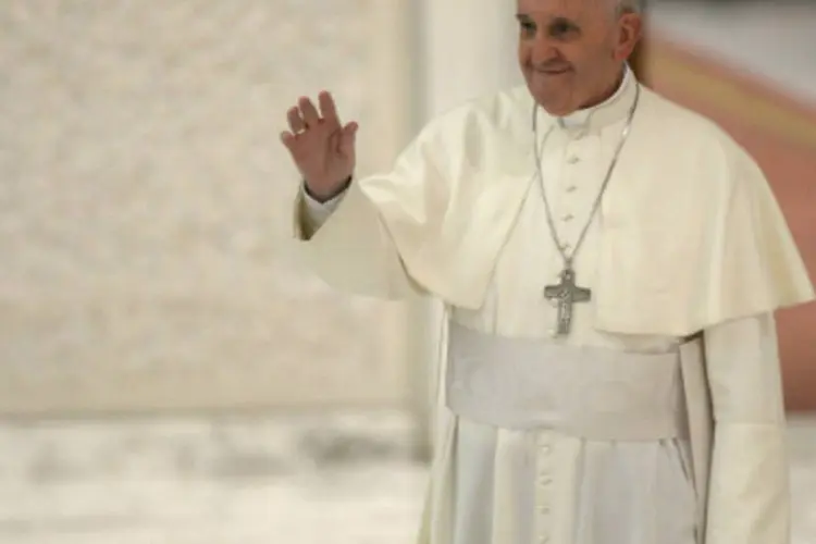 
	Papa Francisco: engarrafamentos se formam nas imedia&ccedil;&otilde;es do Vaticano nas primeiras horas de cada quarta-feira para ver o papa
 (ANDREAS SOLARO/AFP/Getty Images)