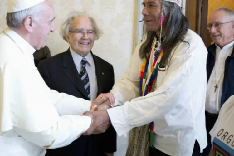 Na reunião da segunda-feira, a primeira entre o papa e essa organização judaica desde a eleição do pontífice, em março, Francisco evitou citar Pio 12 (REUTERS/Osservatore Romano)