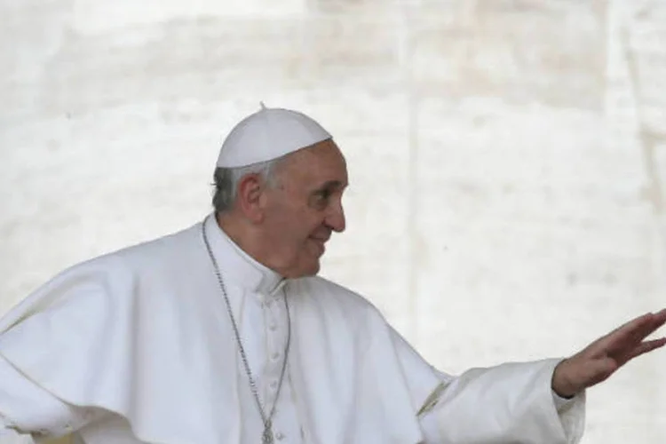
	Papa Francisco: na quarta-feira, o papa Francisco havia pedido aos cat&oacute;licos de todo o mundo que rezassem para que os fi&eacute;is chineses continuem a &quot;anunciar&quot; o Evangelho em seu pa&iacute;s.
 (REUTERS/Stefano Rellandini)