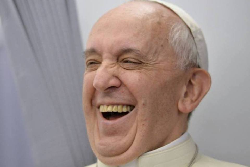 Vinda do papa não repercute bem no Twitter e Facebook