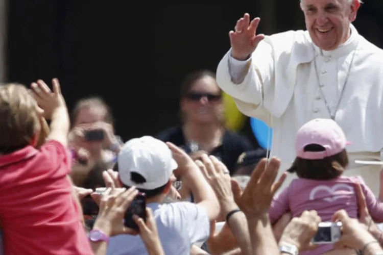 
	Francisco I em cerim&ocirc;nia na Pra&ccedil;a de S&atilde;o Pedro: Papa marca recorde ao proclamar n&uacute;mero t&atilde;o elevado de santos&nbsp;
 (Reuters/Stefano Rellandini)