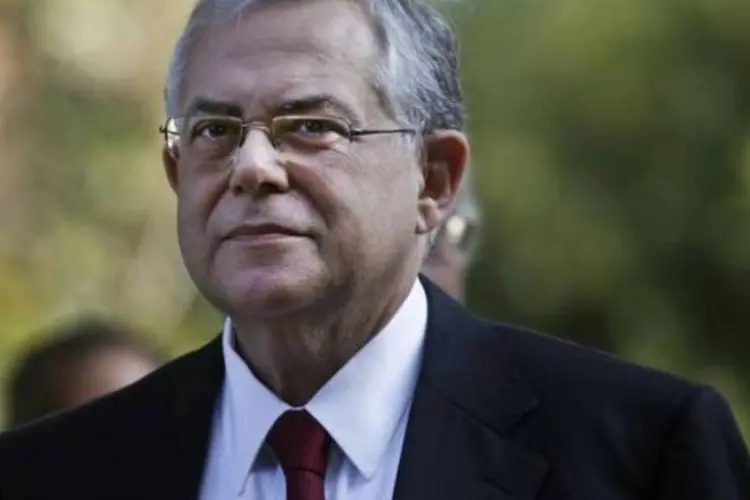 Premiê grego, Lucas Papademos, ameaça deixar o cargo (Yannis Behrakis/Reuters)