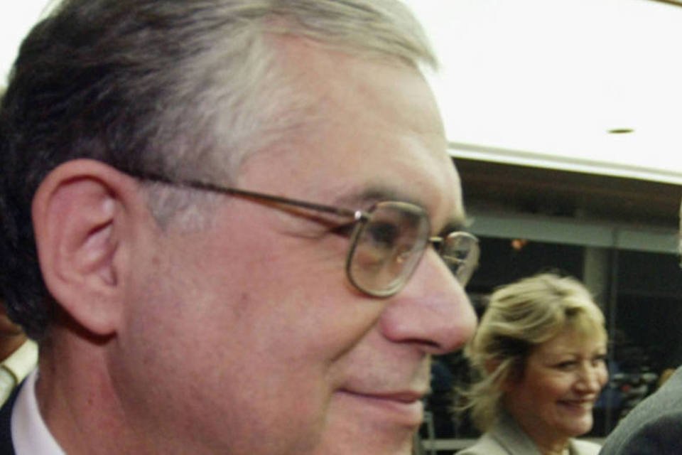 Lucas Papademos se reúne com líderes políticos em Atenas