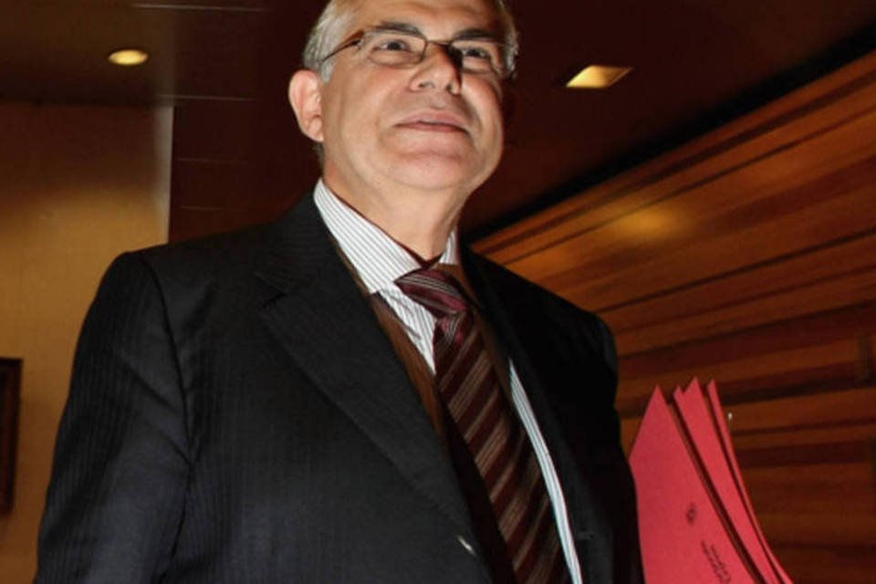 Ex-vice-presidente do BCE Papademos é o novo premiê da Grécia