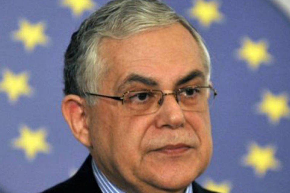 Ex-premier admite que a Grécia pode sair do euro