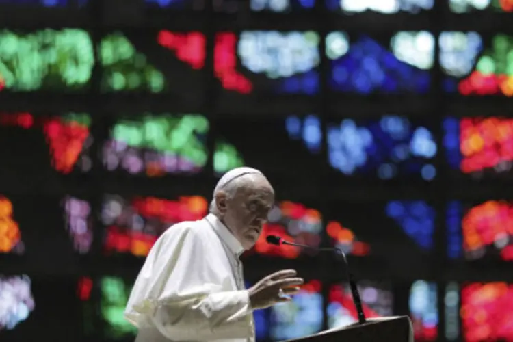 Papa Francisco fala para fiéis argentinos na Catedral Metropolitana do Rio de Janeiro (REUTERS/Ueslei Marcelino)
