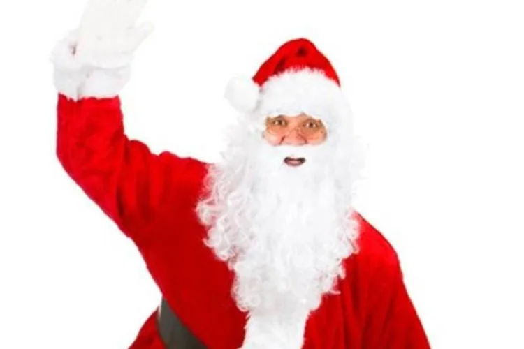 
	O ritual consiste em cortar a barba e desvestir a roupa do Papai Noel para voltar no ano que vem como o personagem
 (stock.xchng)