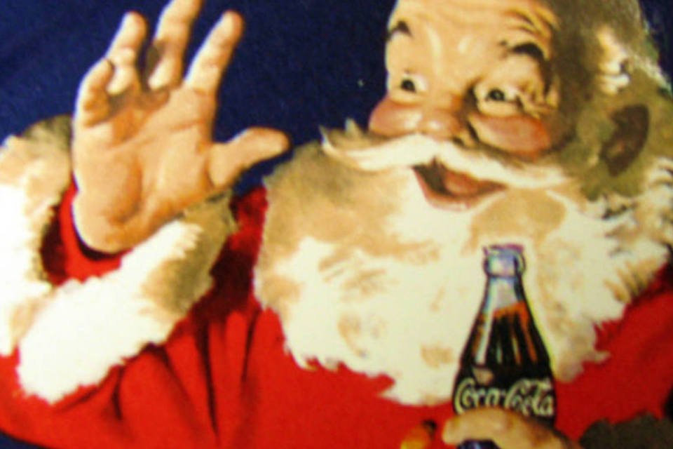 Coca-Cola coloca displays com cartões postais nos pontos de venda