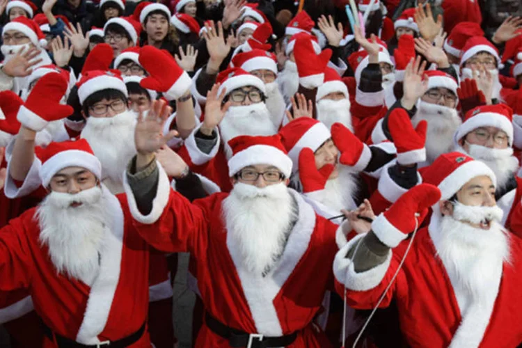 
	Escola&nbsp;&nbsp;treina Papais Noeis em um pa&iacute;s com pouca tradi&ccedil;&atilde;o crist&atilde; e onde o Natal &eacute; muito mais comercial do que religioso
 (Chung Sung-Jun/Getty Images)