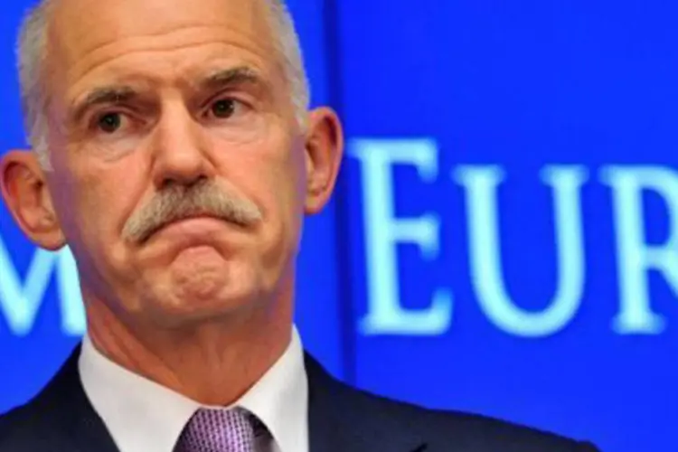 O anúncio do referendo foi feito ontem pelo primeiro-ministro George Papandreou (Georges Gobet/AFP)