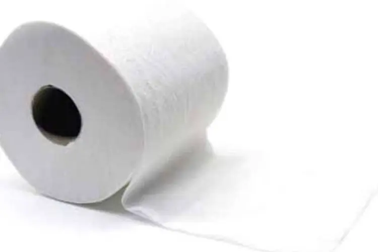 As folhas usadas no escritório, que antes iriam para o lixo, se transformam em papel higiênico com a máquina White Goat (.)