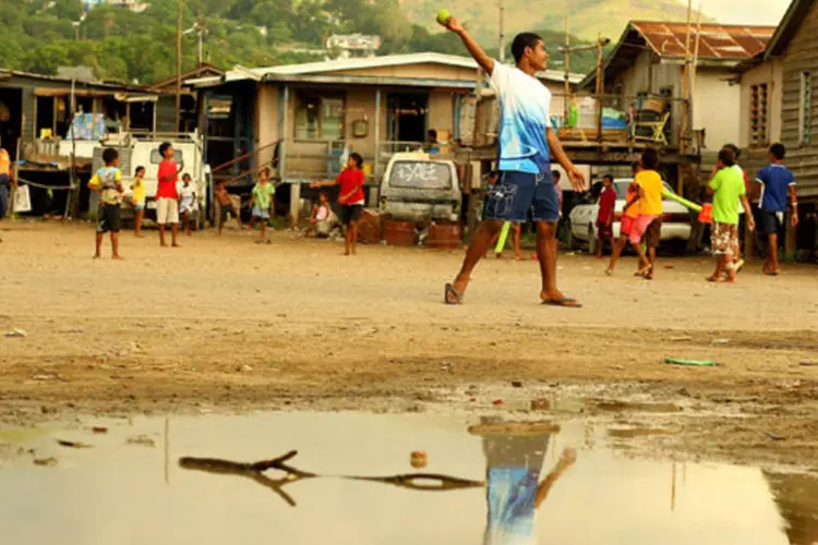 
	Papua Nova Guin&eacute;: em 1998, um terremoto de magnitude 7,0 desencadeou um tsunami que atingiu violentamente vilas pr&oacute;ximas a Aitape, matando mais de 2 mil pessoas
 (Chris Hyde/Getty Images)
