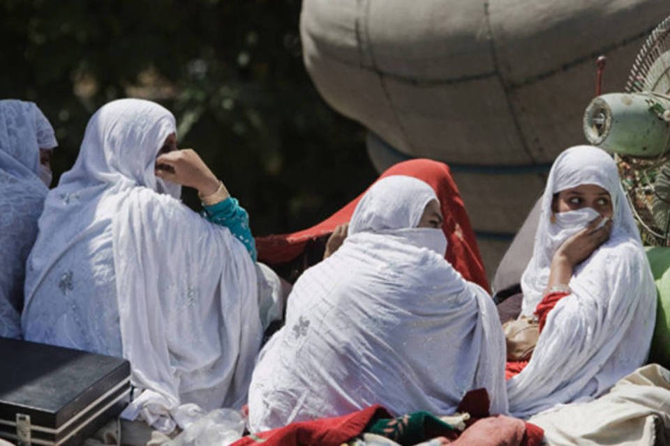 Paquistanesas andam nuas por proposição de casamento