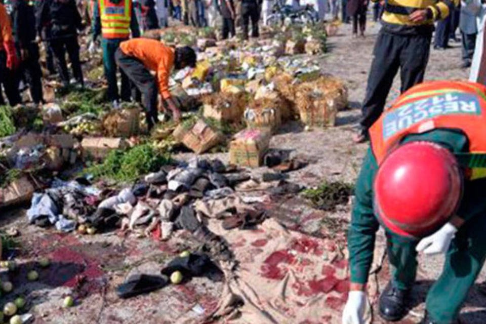 Bomba em Islamabad deixa 17 mortos
