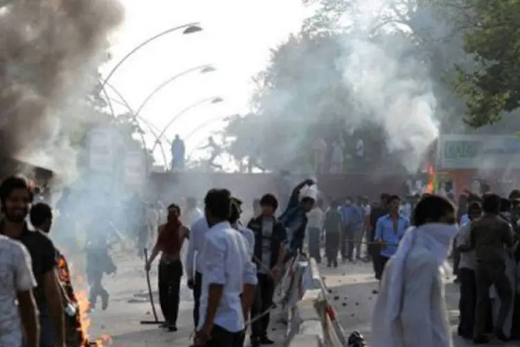 
	Fuma&ccedil;a &eacute; vista em meio a um protesto em dire&ccedil;&atilde;o &agrave; embaixada americana em Islamabad, no Paquist&atilde;o
 (Aamir Qureshi/AFP)