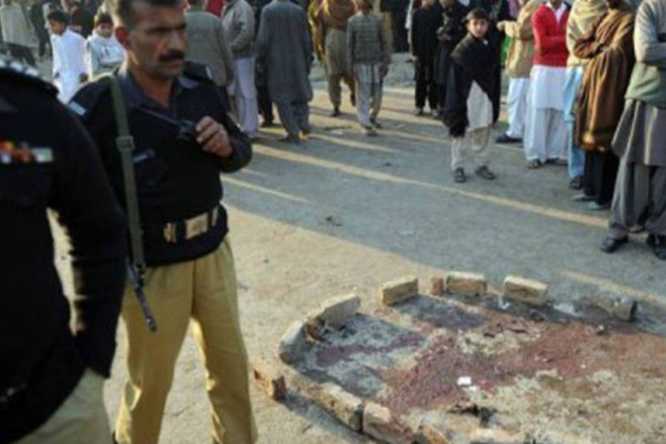 Atentados matam 35 no Paquistão