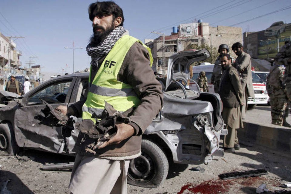 Bomba em mercado do Paquistão deixa 22 mortos e 60 feridos