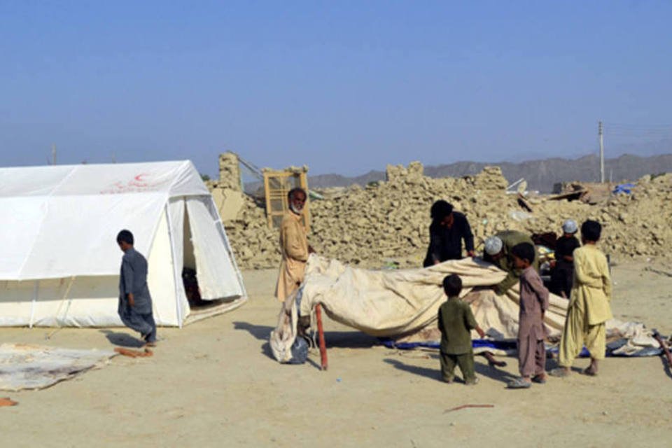 Mortes por terremoto no Paquistão chegam a 515