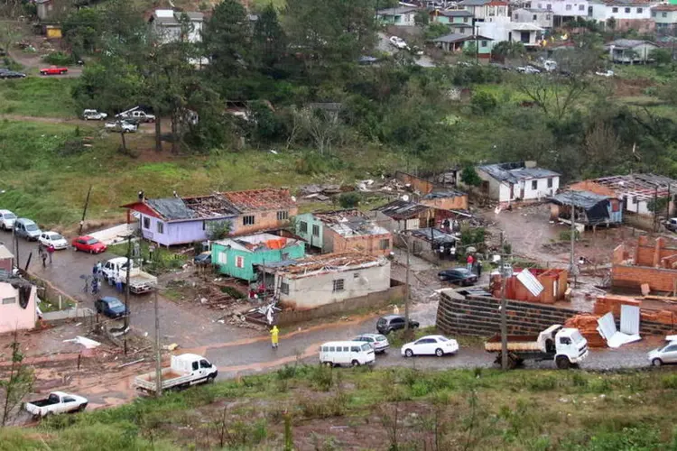 
	Pelo menos 4.600 casas est&atilde;o danificadas e 18 foram destru&iacute;das no Paran&aacute;
 (Leandro Czerniaski/ Imprensa PMFB)