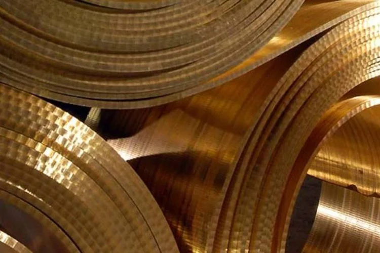 
	Cota&ccedil;&atilde;o: por volta das 8h30 (de Bras&iacute;lia), o cobre para tr&ecirc;s meses negociado na London Metal Exchange (LME) subia 1,7%, a US$ 4.795,00 por tonelada
 (Germano Lüders)