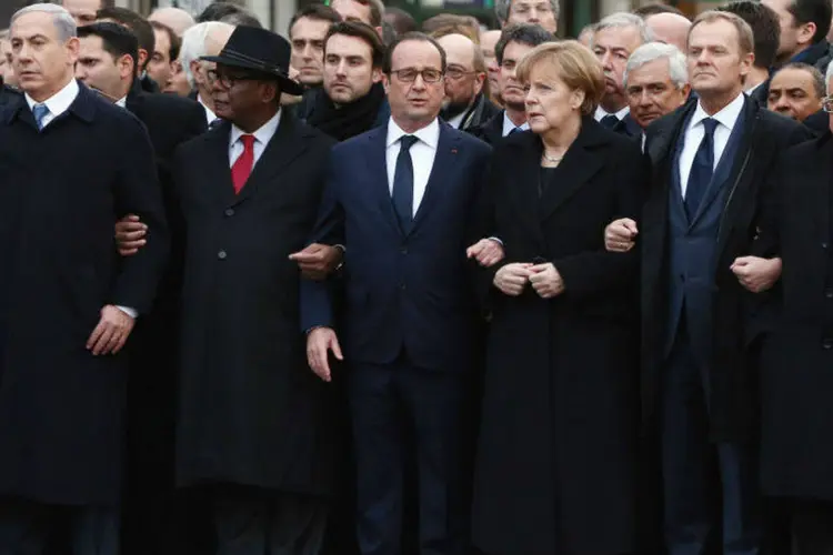 
	Ato em Paris: cerca de 40 l&iacute;deres globais participaram das demonstra&ccedil;&otilde;es contra o terrorismo
 (Getty Images)