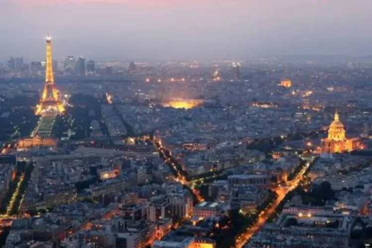 Vista de Paris, na França: lojas agora miram os turistas dos países emergentes (.)