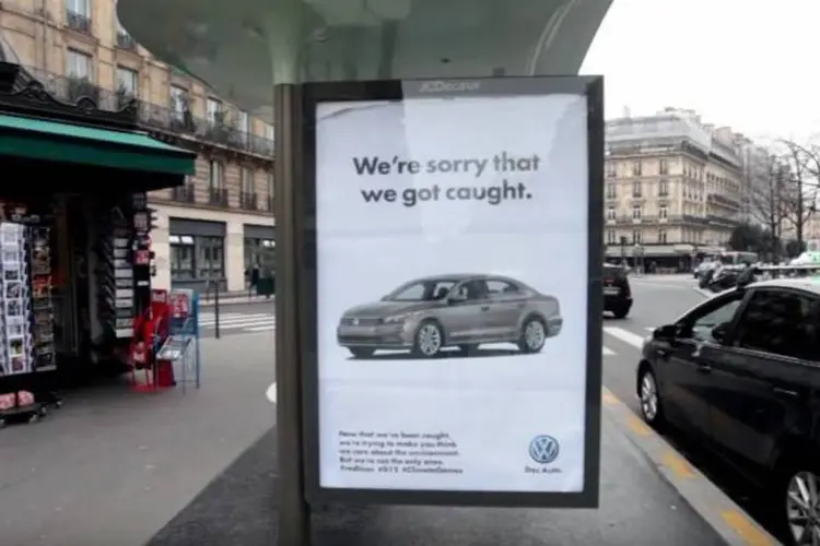
	Propaganda falsa em Paris: ideia &eacute; protestar contra a &quot;hipocrisia&quot; dos patrocinadores da COP21
 (Reprodução/YouTube)