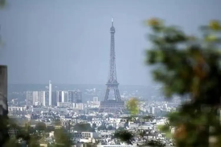 Vista de Paris, capital francesa: homens estavam armados com fuzis  (Fred Dufour/AFP/AFP)