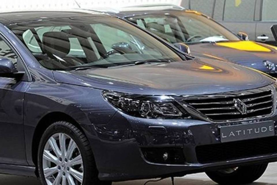 Renault prevê que autoindústria francesa cairá 13% em 2012