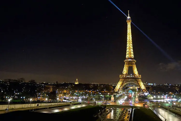 
	Torre Eiffel em Paris: Valls anunciou um &quot;debate a partir de 3 de fevereiro&quot; na Assembleia Nacional
 (Aurelien Meunier/Stringer/Getty Images)