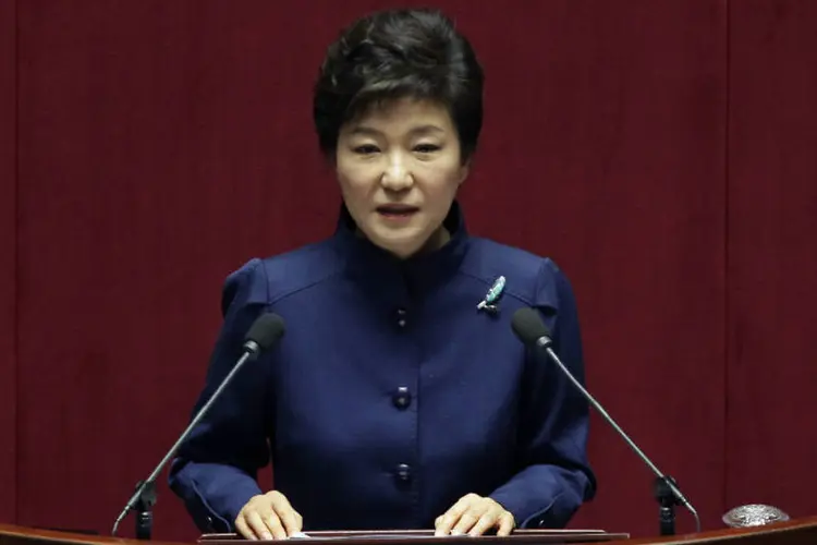 
	Presidente da Coreia do Sul, Park Geun-Hye: &quot;Concordamos em expandir a coopera&ccedil;&atilde;o econ&ocirc;mica e social para a prosperidade m&uacute;tua do nordeste asi&aacute;tico, e tamb&eacute;m em fortalecer a coopera&ccedil;&atilde;o entre os tr&ecirc;s pa&iacute;ses para criar um novo ritmo de crescimento&quot;
 (Chung Sung-Jun/Staff)