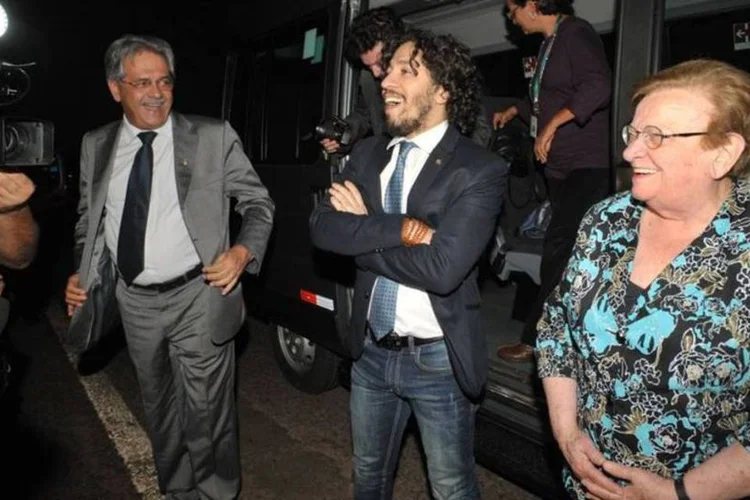 
	Parlamentares da Comiss&atilde;o de Direitos Humanos: Jean Willys afirmou que governo deveria liberar mais recursos para pol&iacute;ticas de educa&ccedil;&atilde;o e cultura
 (José Cruz/ABr)